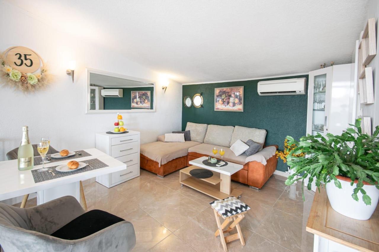 Holiday Home Nevera Makarska Esterno foto