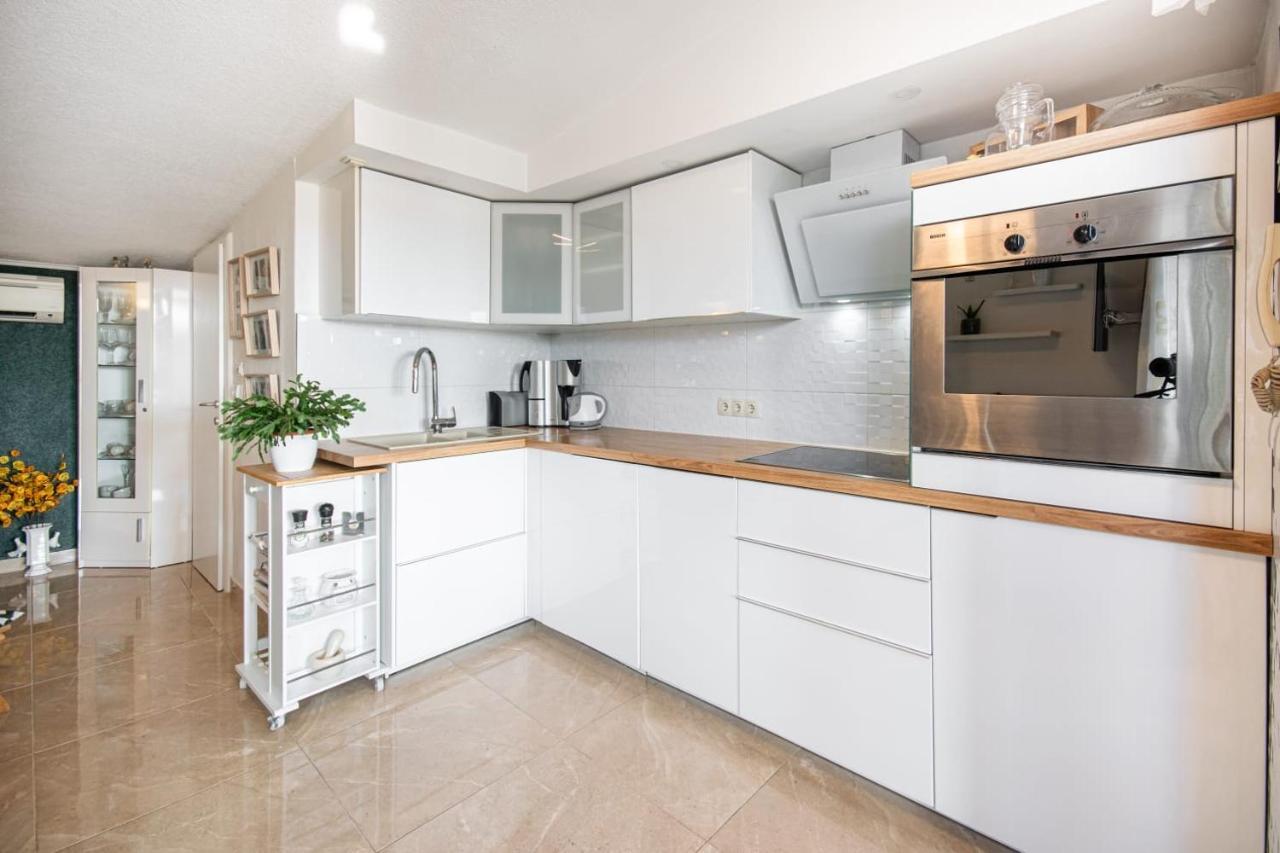 Holiday Home Nevera Makarska Esterno foto