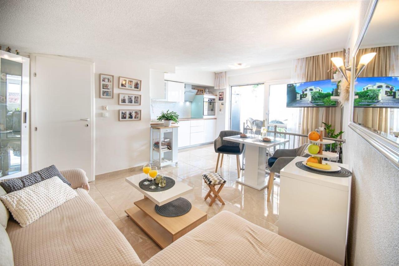 Holiday Home Nevera Makarska Esterno foto