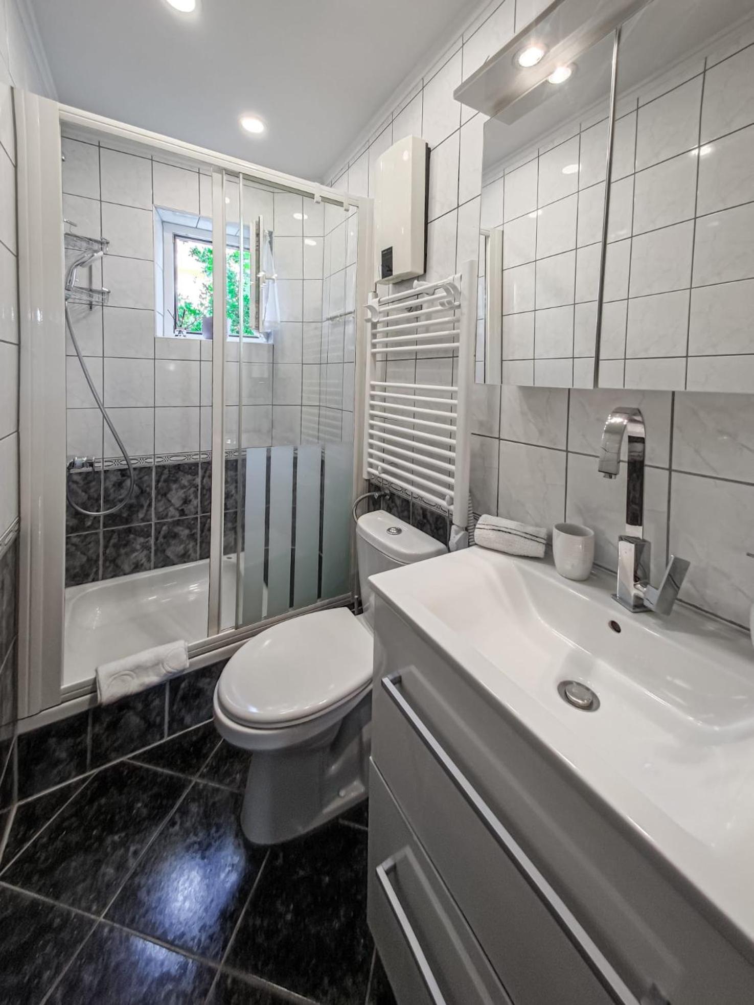 Holiday Home Nevera Makarska Esterno foto
