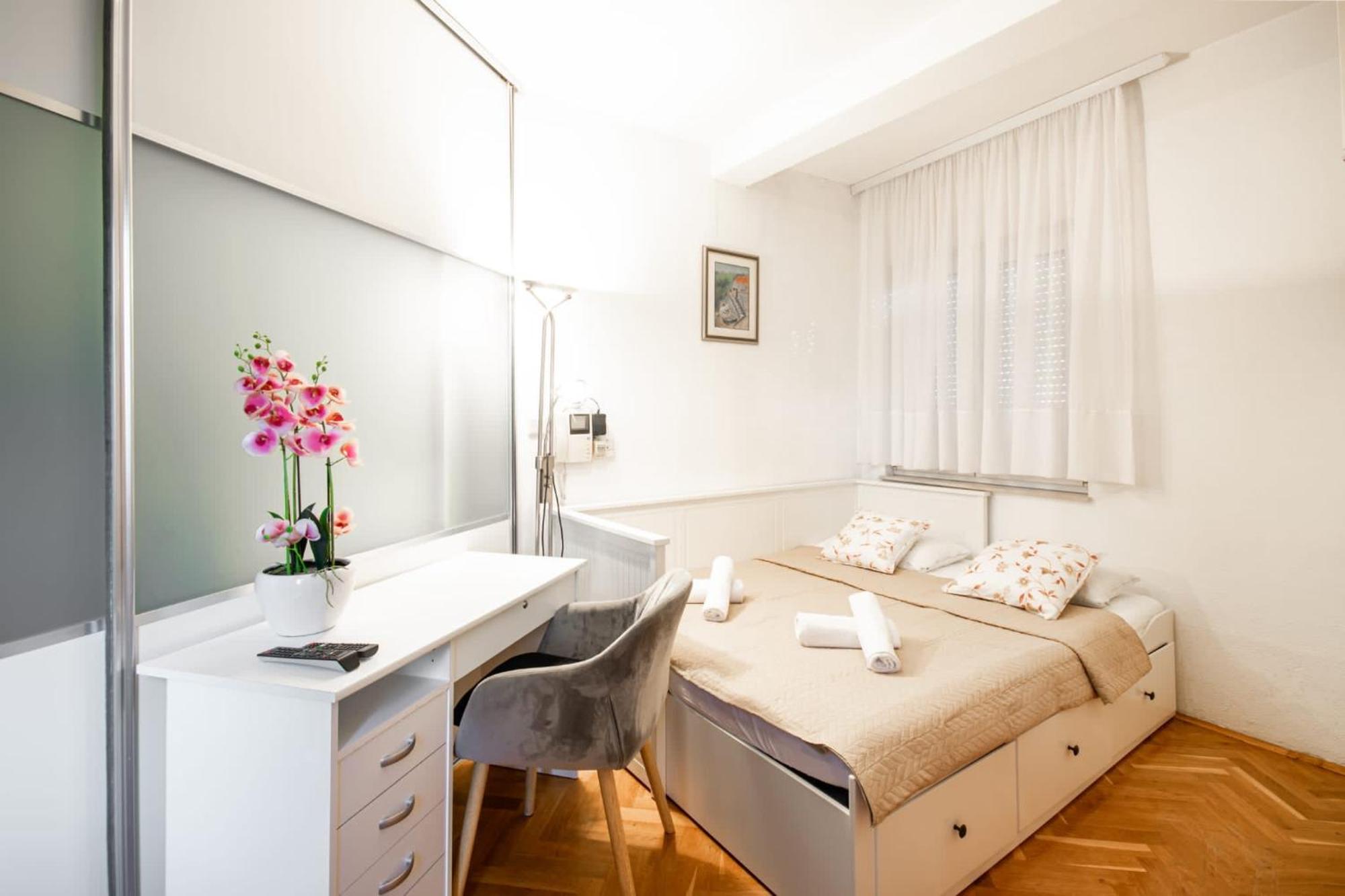 Holiday Home Nevera Makarska Esterno foto
