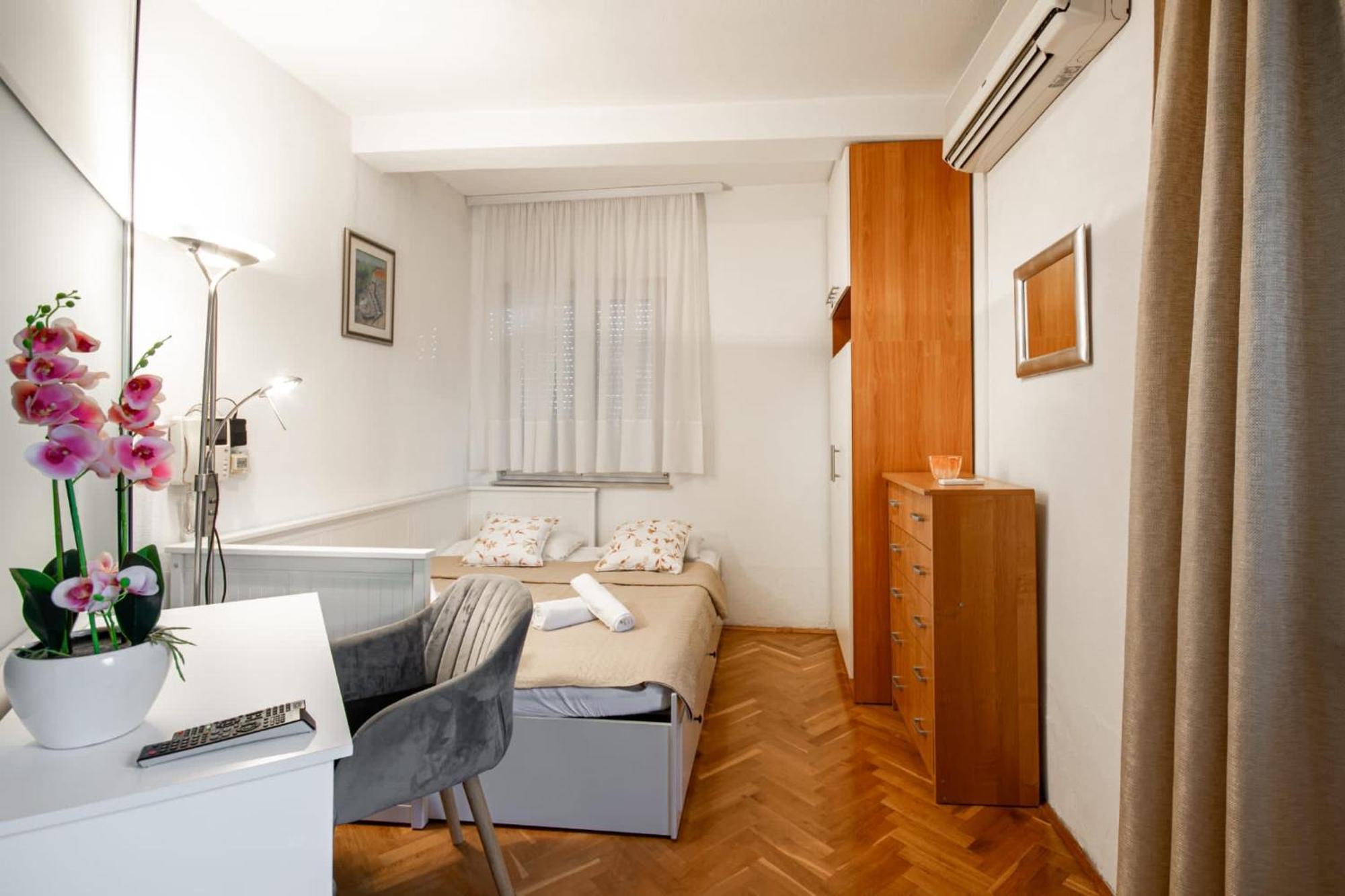 Holiday Home Nevera Makarska Esterno foto