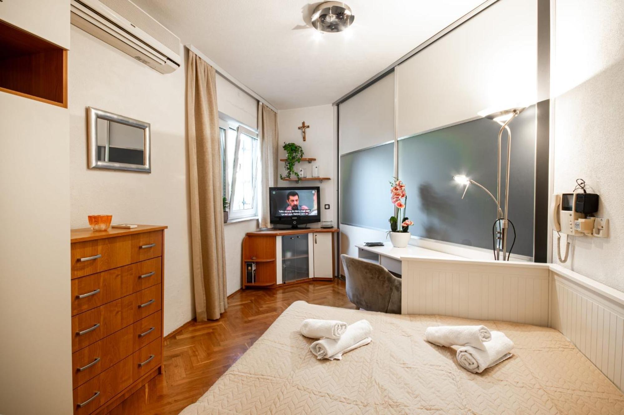 Holiday Home Nevera Makarska Esterno foto