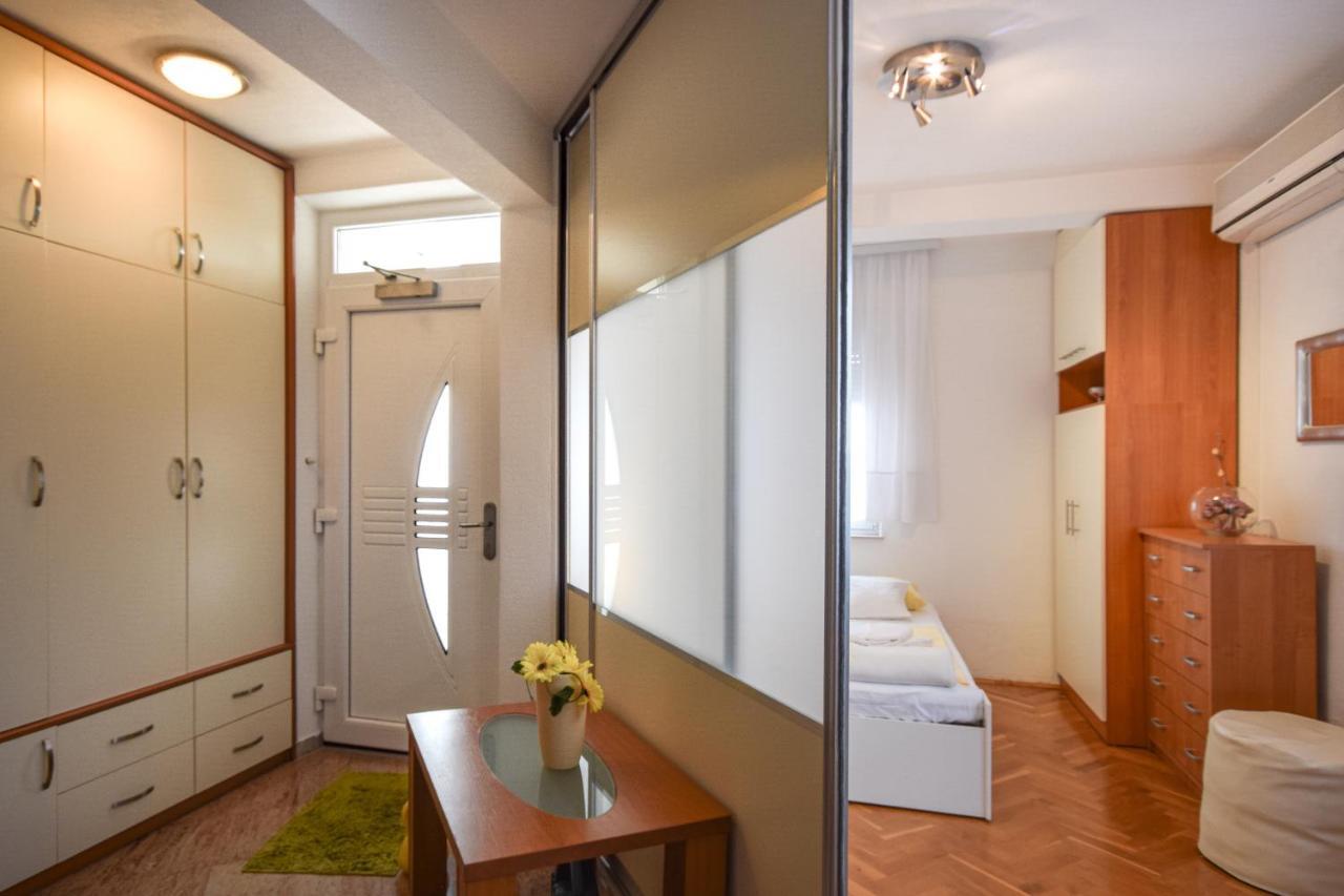 Holiday Home Nevera Makarska Esterno foto